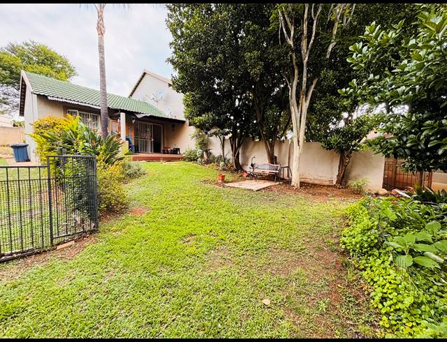 1 BEDROOM TOWNHOUSE FOR SALE IN MORELETA PARK